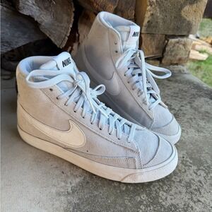 Nike Blazer Premium Mid Suede High-Top Youth Sneakers - Light Grey/White Sz-7. V
